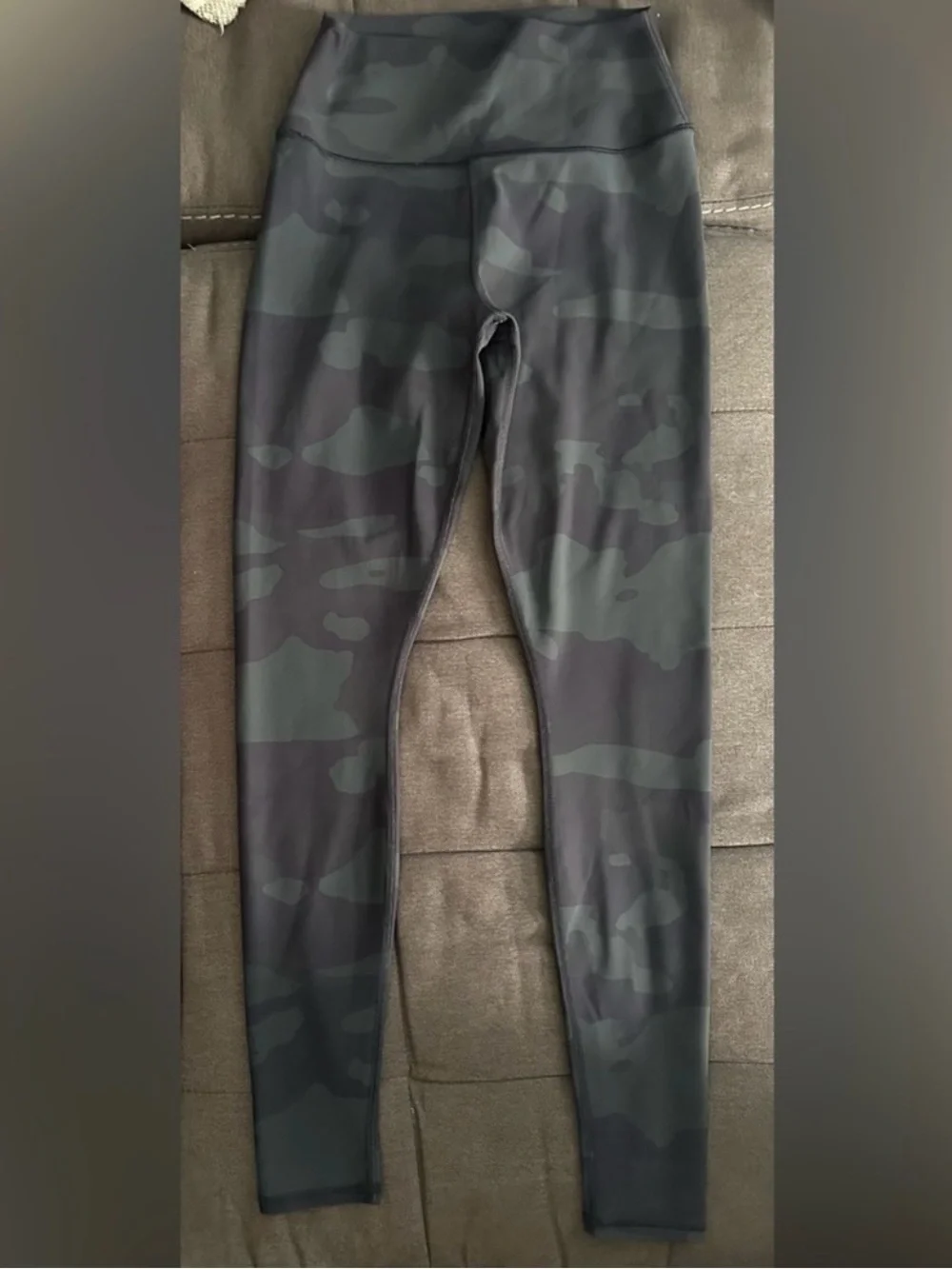 ALO Yoga Women's Camo Leggings - Black & Dark Green